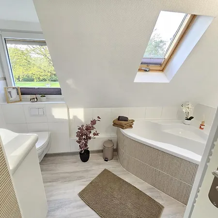 Am Stadtpark, 3 Schlafzimmer, Wozi Mit Bett Und Schalfsofa,businesswohnung, Monteurezimmer بيت للعطل